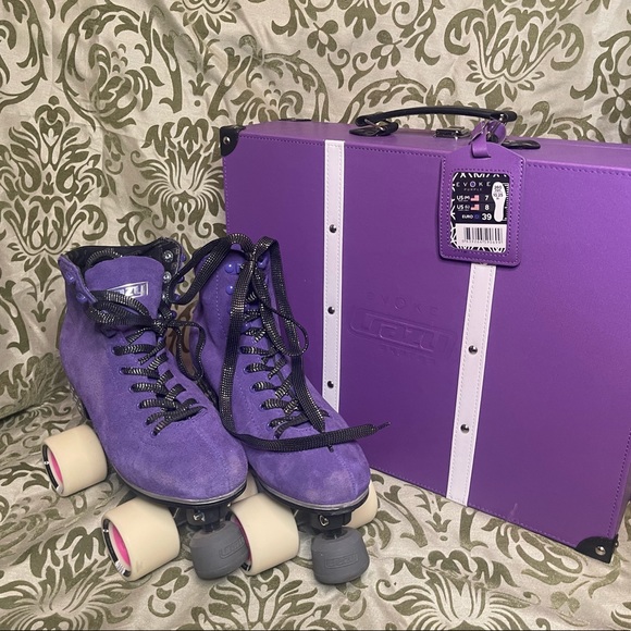 Purple Suede Roller Skates with Custom Wheels & Tote Box - Picture 10 of 16